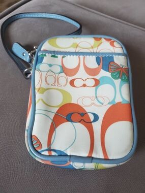 Rare Coach Multicolor Signature Wristlet in Blue, Orange, Green